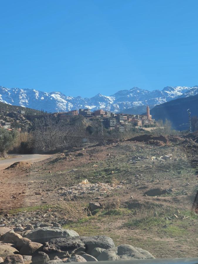 Riad Aslda อัสนี ภายนอก รูปภาพ