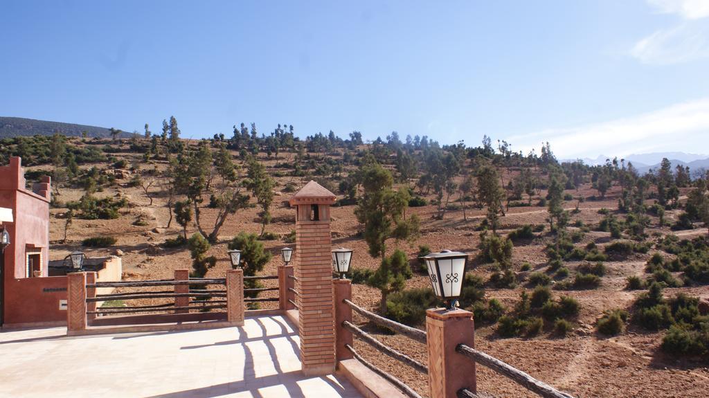 Riad Aslda อัสนี ภายนอก รูปภาพ