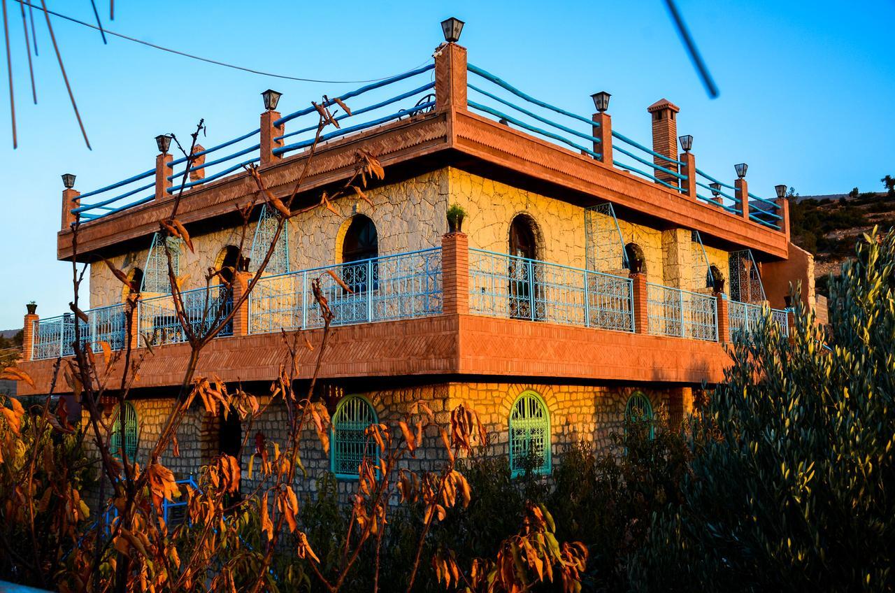 Riad Aslda อัสนี ภายนอก รูปภาพ